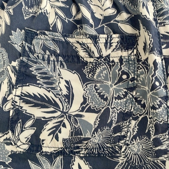 American Eagle Baggy High Waist Shorts - Picture 4 of 6